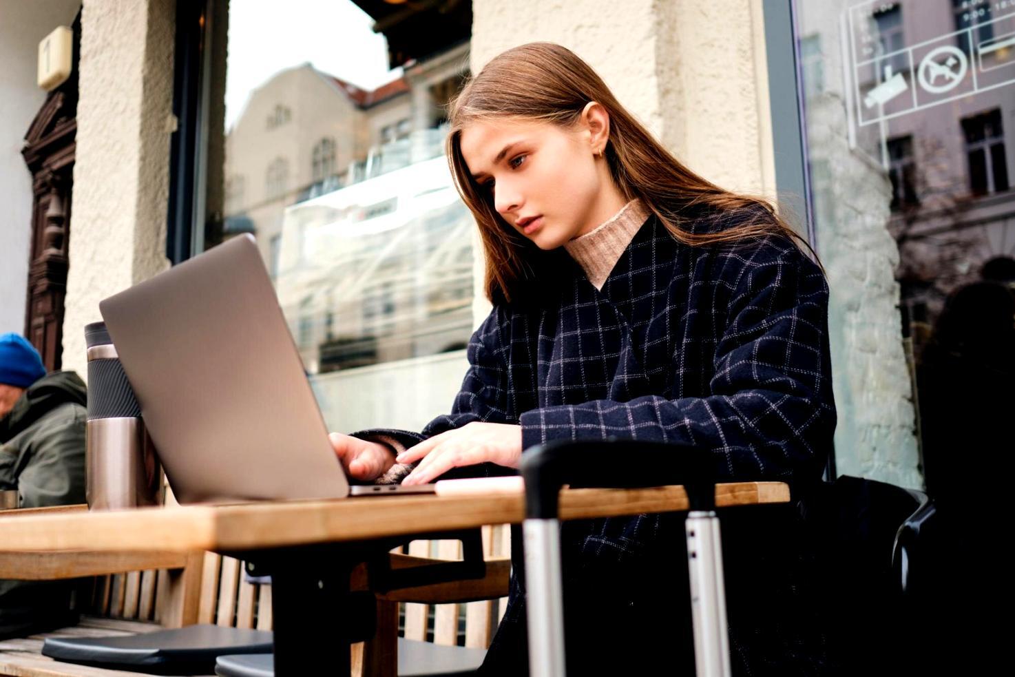Área de trabalho com ferramentas de planeamento orçamental